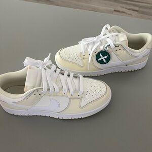 DUNK LOW RETRO in COCONUT MILK/WHITE-SAIL